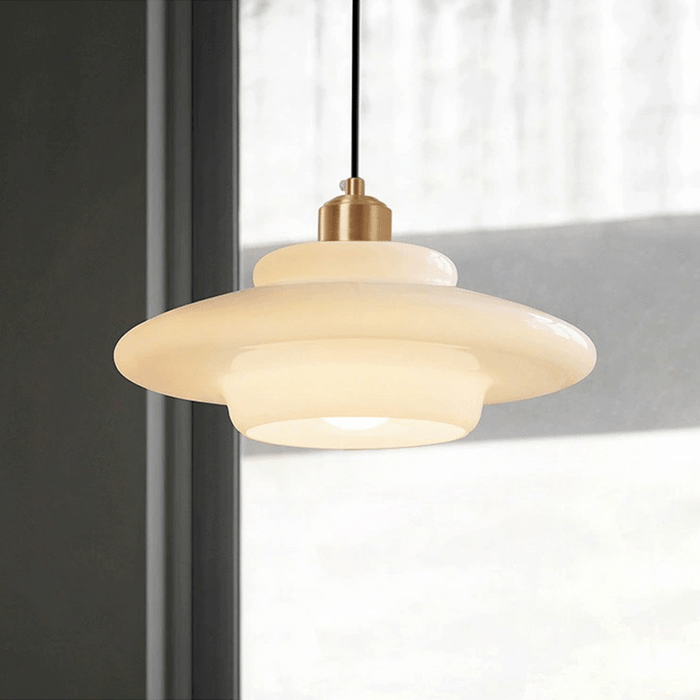 Elegante Witte Glazen Hanglamp voor een Strak Interieur